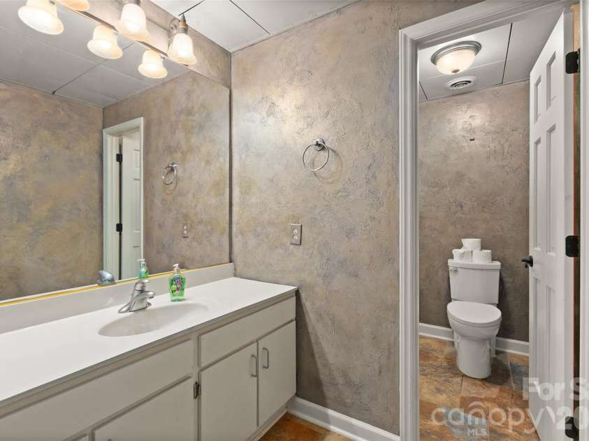 248 Periwinkle Lane, Lexington, NC 27292.  MLS# CAR4408783, YatesRealty ID 41636. 