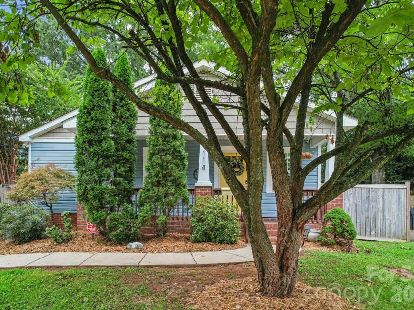 114 Turner Avenue, Charlotte, NC 28216.  MLS# CAR4408994, YatesRealty ID 41637. 