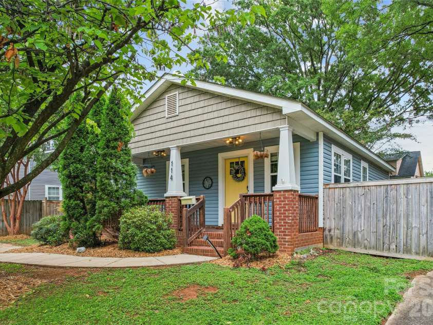 114 Turner Avenue, Charlotte, NC 28216.  MLS# CAR4408994, YatesRealty ID 41637. 