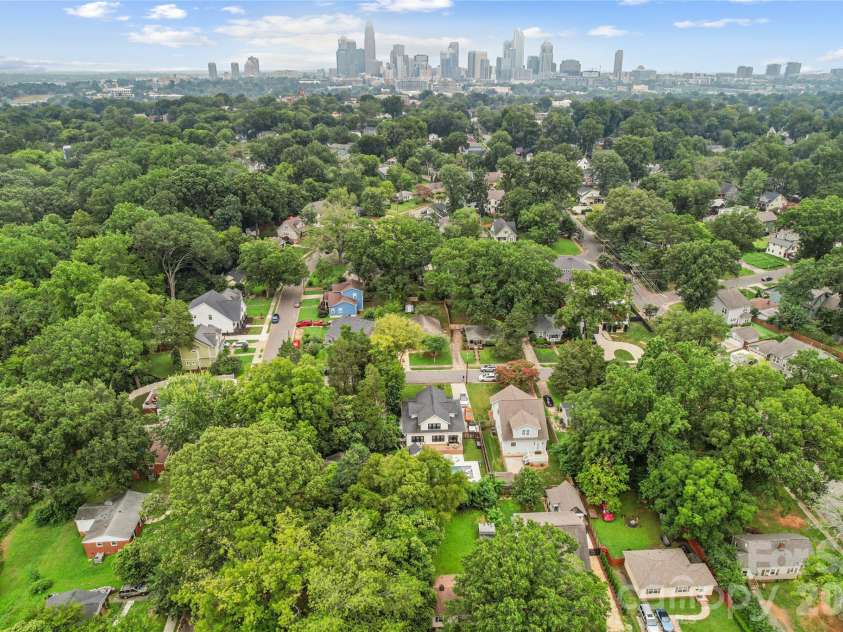 114 Turner Avenue, Charlotte, NC 28216.  MLS# CAR4408994, YatesRealty ID 41637. 
