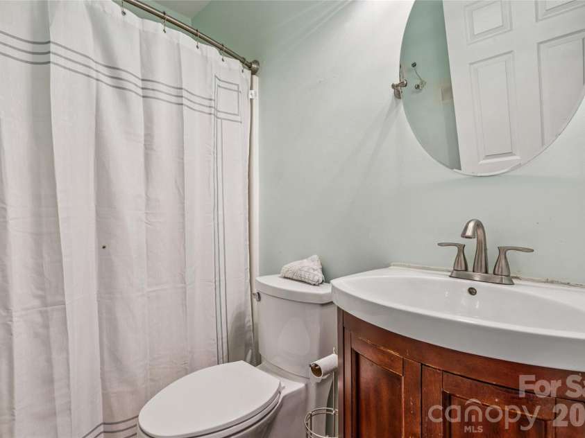 114 Turner Avenue, Charlotte, NC 28216.  MLS# CAR4408994, YatesRealty ID 41637. 