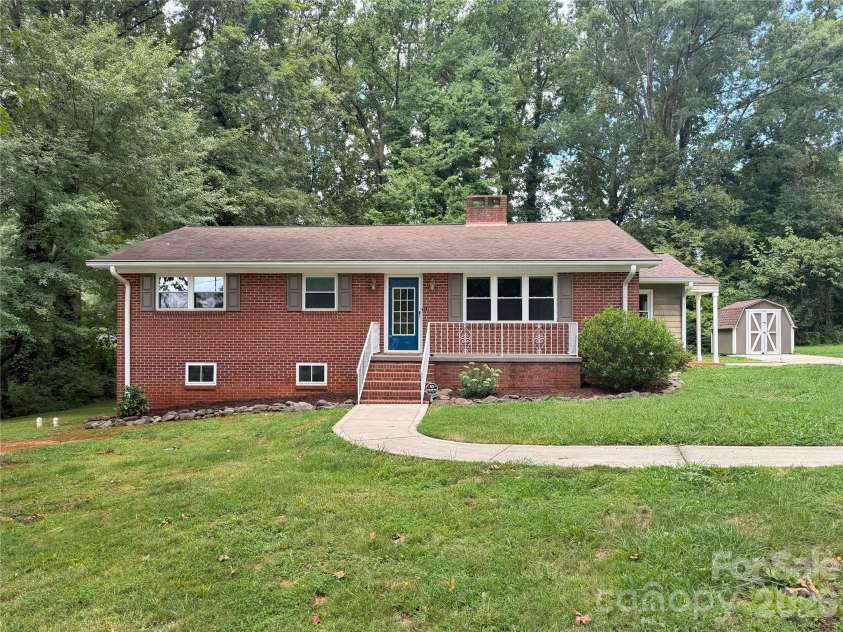 501 Rhodes Avenue, Kings Mountain, NC 28086.  MLS# CAR4408076, YatesRealty ID 41638. 
