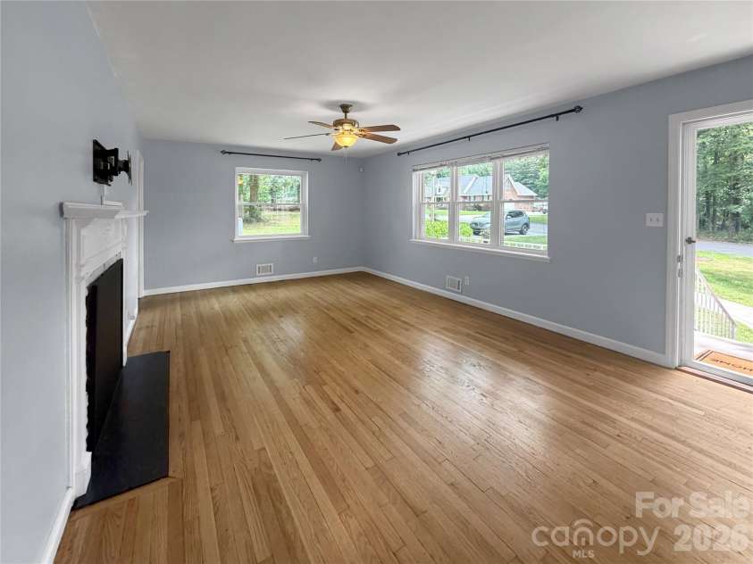 501 Rhodes Avenue, Kings Mountain, NC 28086.  MLS# CAR4408076, YatesRealty ID 41638. 