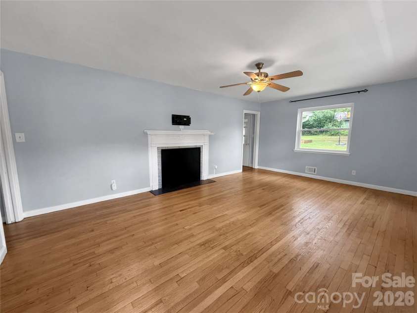 501 Rhodes Avenue, Kings Mountain, NC 28086.  MLS# CAR4408076, YatesRealty ID 41638. 