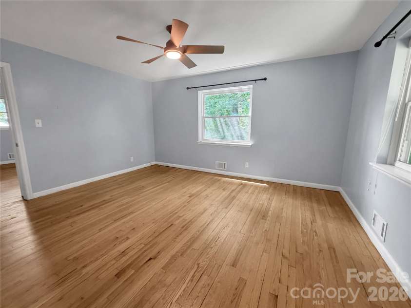 501 Rhodes Avenue, Kings Mountain, NC 28086.  MLS# CAR4408076, YatesRealty ID 41638. 
