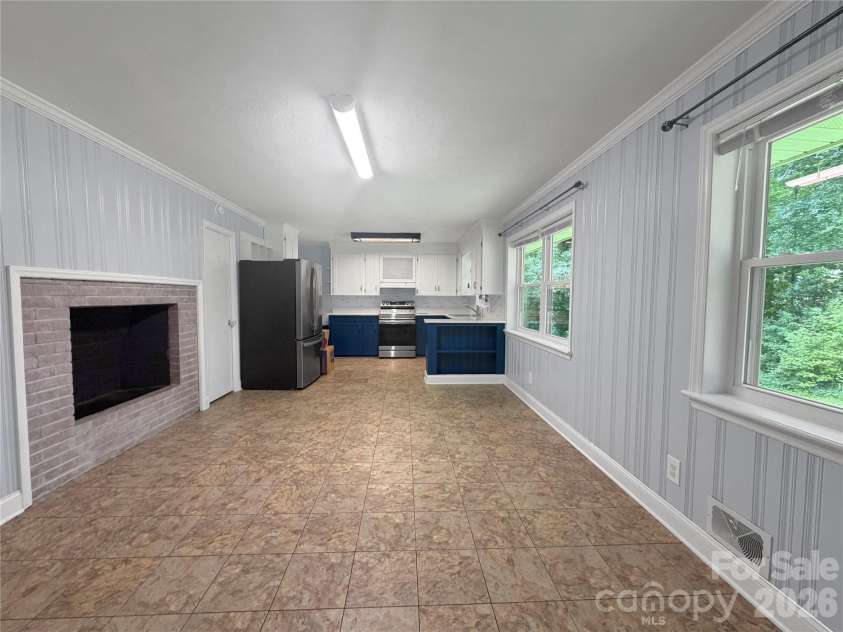 501 Rhodes Avenue, Kings Mountain, NC 28086.  MLS# CAR4408076, YatesRealty ID 41638. 