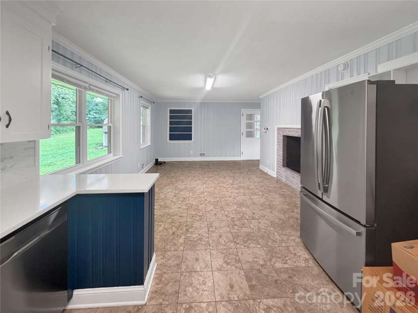 501 Rhodes Avenue, Kings Mountain, NC 28086.  MLS# CAR4408076, YatesRealty ID 41638. 