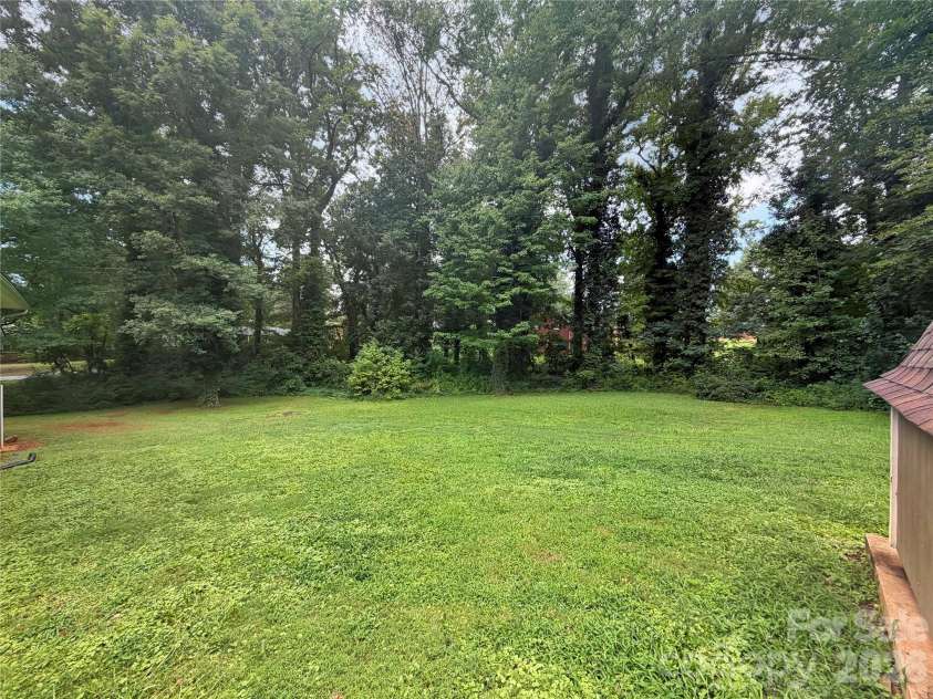 501 Rhodes Avenue, Kings Mountain, NC 28086.  MLS# CAR4408076, YatesRealty ID 41638. 