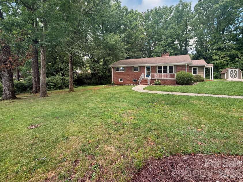 501 Rhodes Avenue, Kings Mountain, NC 28086.  MLS# CAR4408076, YatesRealty ID 41638. 