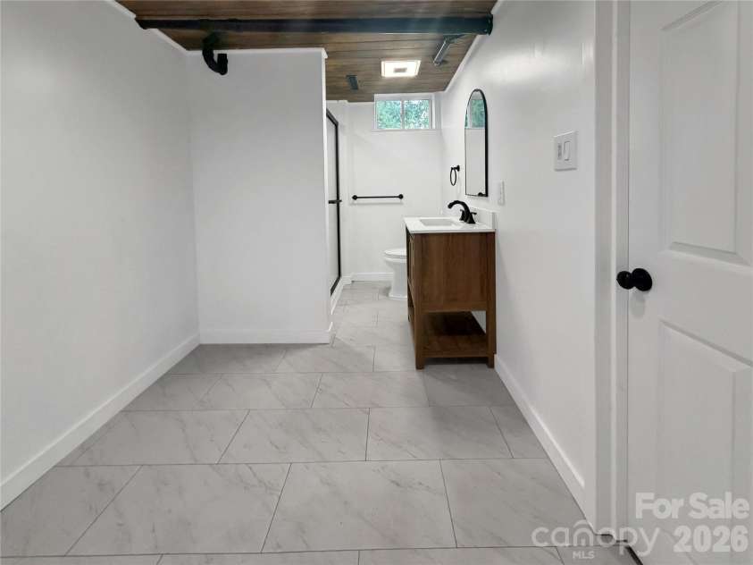 501 Rhodes Avenue, Kings Mountain, NC 28086.  MLS# CAR4408076, YatesRealty ID 41638. Basement Full Bath