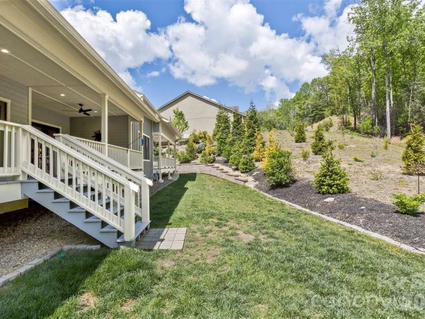 157 Copper Valley Lane, Hendersonville, NC 28739.  MLS# CAR4401396, YatesRealty ID 41639. Back Yard