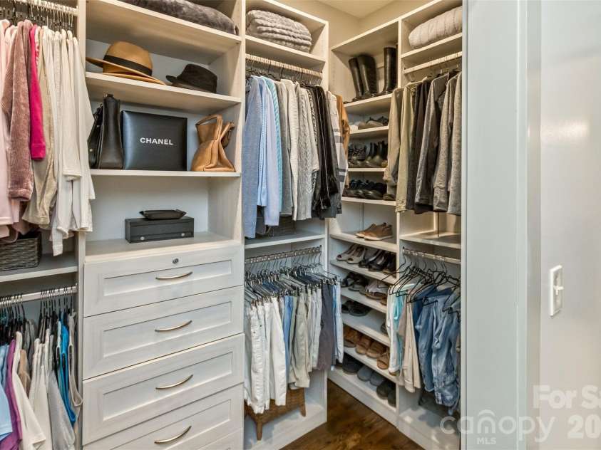 157 Copper Valley Lane, Hendersonville, NC 28739.  MLS# CAR4401396, YatesRealty ID 41639. Custom Primary Closets