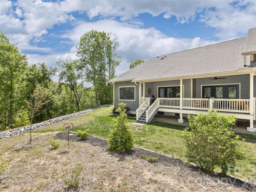 157 Copper Valley Lane, Hendersonville, NC 28739.  MLS# CAR4401396, YatesRealty ID 41639. Expansive Back Yard