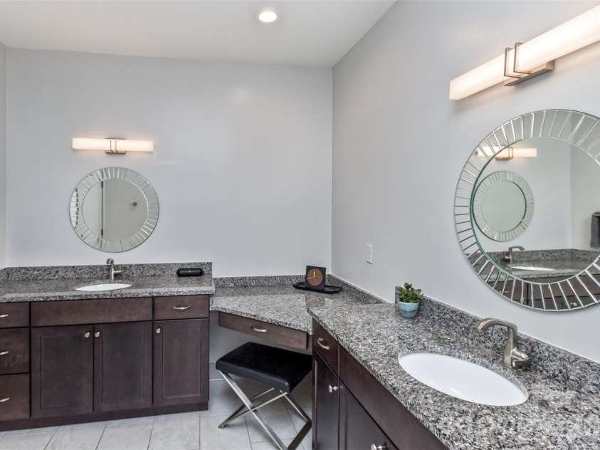 157 Copper Valley Lane, Hendersonville, NC 28739.  MLS# CAR4401396, YatesRealty ID 41639. Large Primary Bathroom