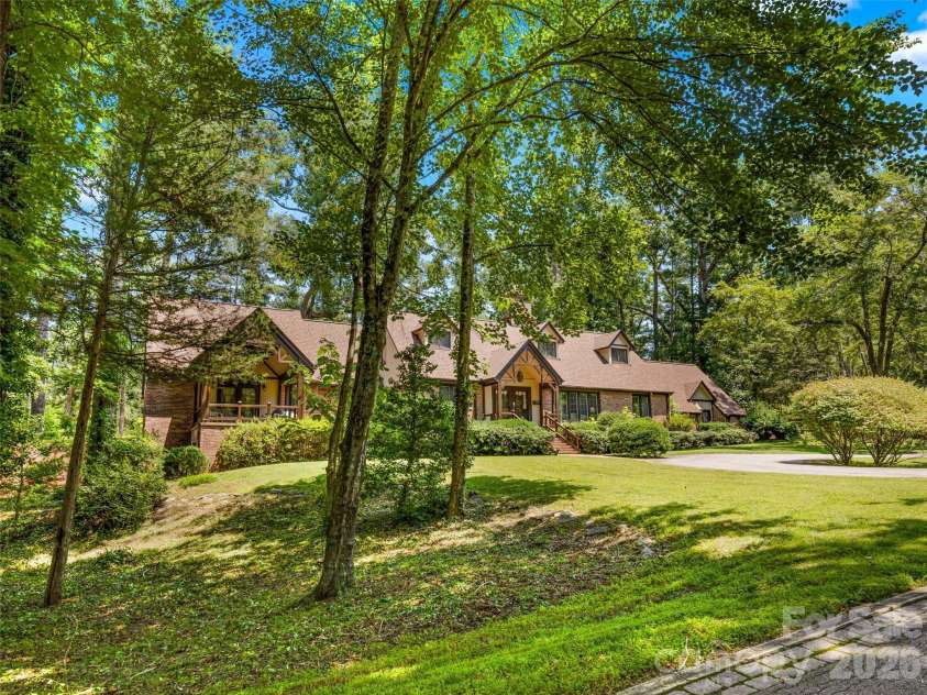 122 Stuyvesant Road, Asheville, NC 28803.  MLS# CAR4409602, YatesRealty ID 41640. 