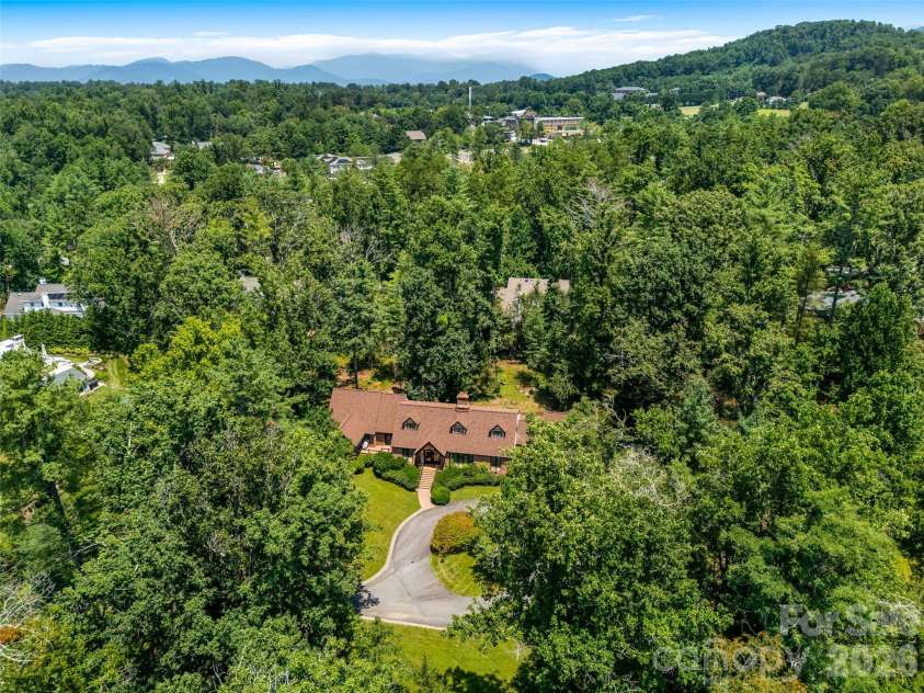 122 Stuyvesant Road, Asheville, NC 28803.  MLS# CAR4409602, YatesRealty ID 41640. 