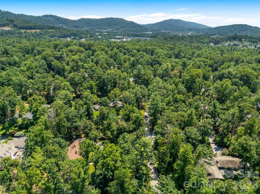 122 Stuyvesant Road, Asheville, NC 28803.  MLS# CAR4409602, YatesRealty ID 41640. 