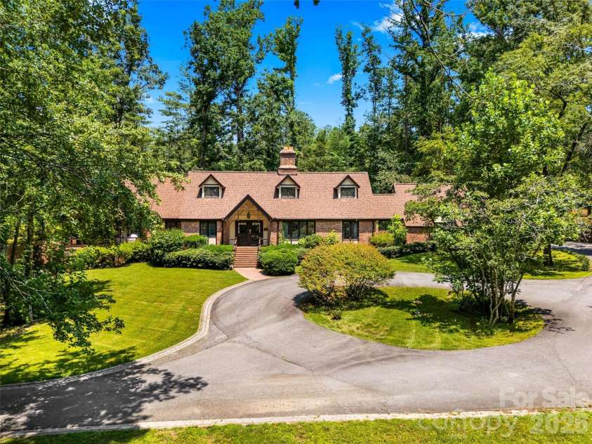 122 Stuyvesant Road, Asheville, NC 28803.  MLS# CAR4409602, YatesRealty ID 41640. 