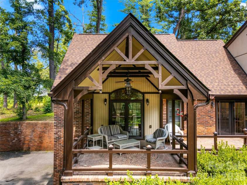 122 Stuyvesant Road, Asheville, NC 28803.  MLS# CAR4409602, YatesRealty ID 41640. 