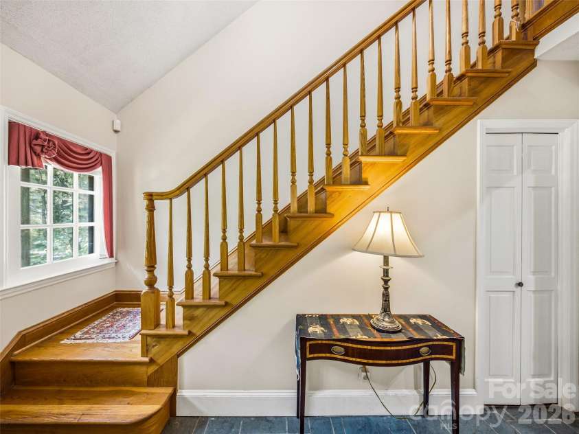 122 Stuyvesant Road, Asheville, NC 28803.  MLS# CAR4409602, YatesRealty ID 41640. 