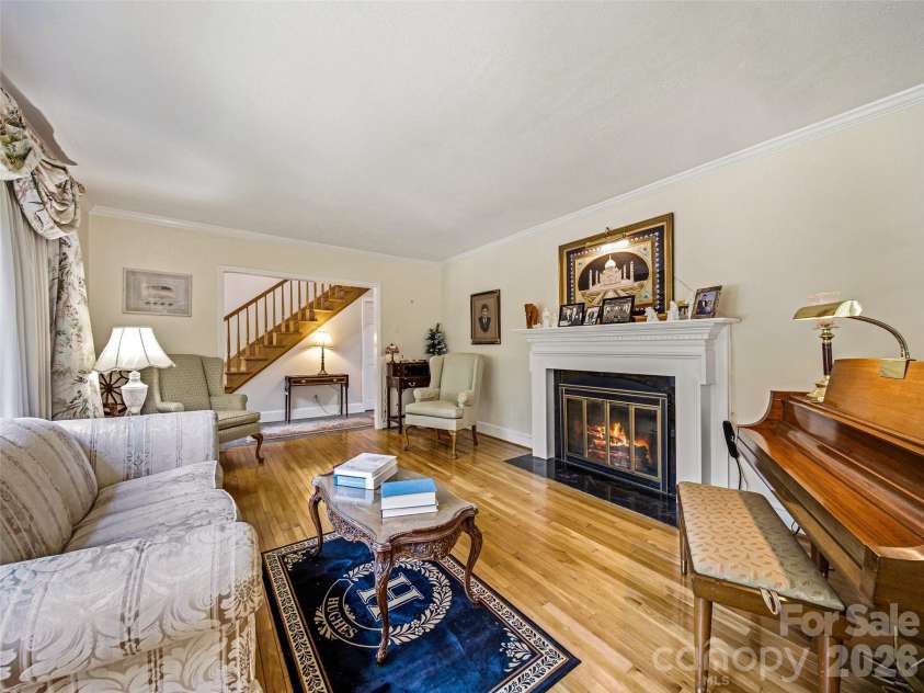 122 Stuyvesant Road, Asheville, NC 28803.  MLS# CAR4409602, YatesRealty ID 41640. 
