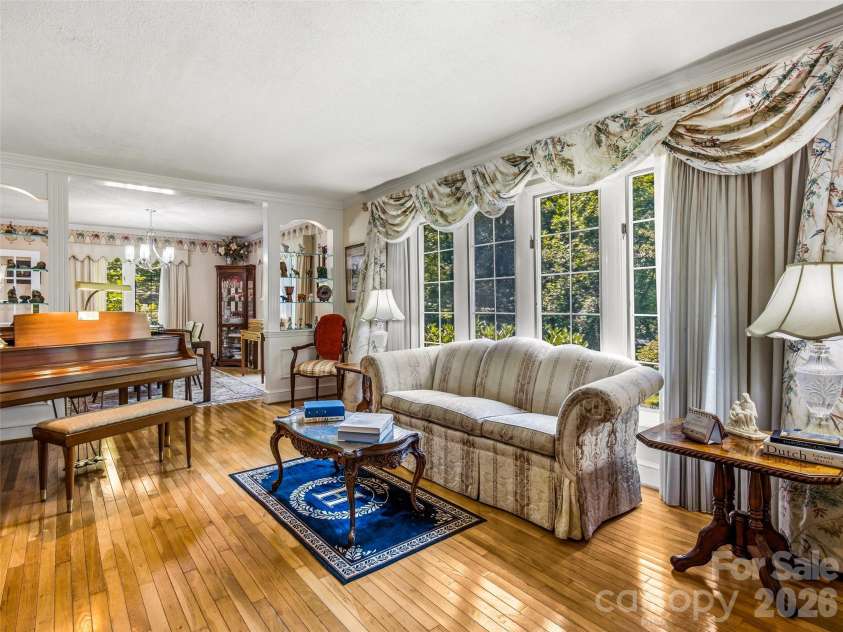 122 Stuyvesant Road, Asheville, NC 28803.  MLS# CAR4409602, YatesRealty ID 41640. 