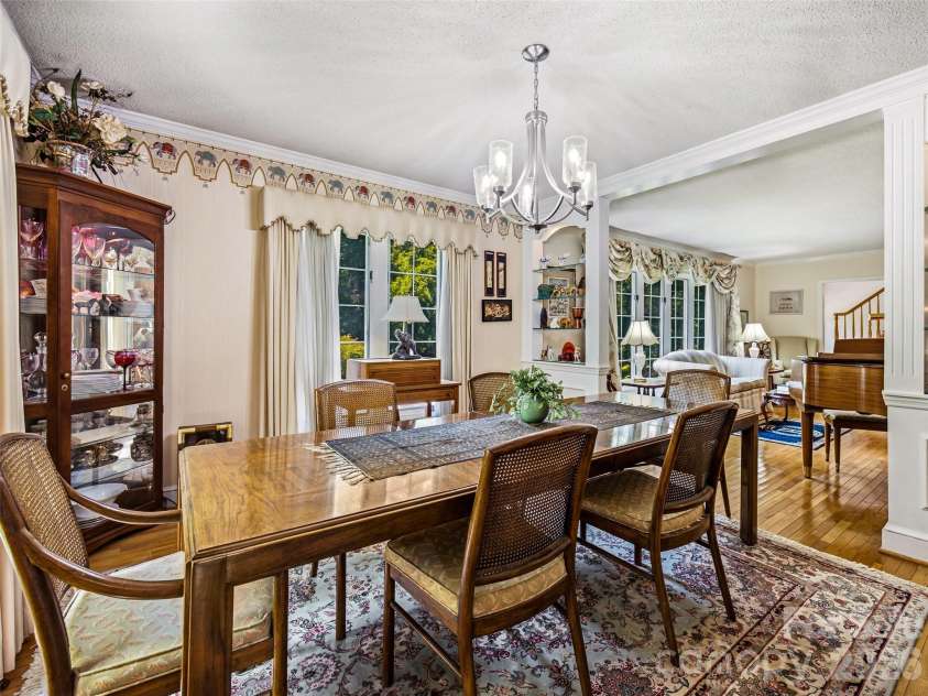 122 Stuyvesant Road, Asheville, NC 28803.  MLS# CAR4409602, YatesRealty ID 41640. 