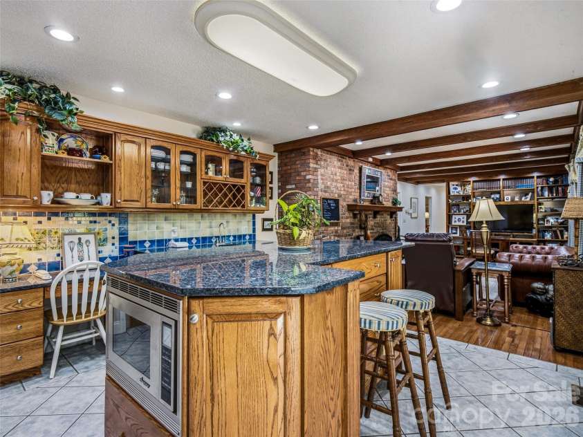 122 Stuyvesant Road, Asheville, NC 28803.  MLS# CAR4409602, YatesRealty ID 41640. 