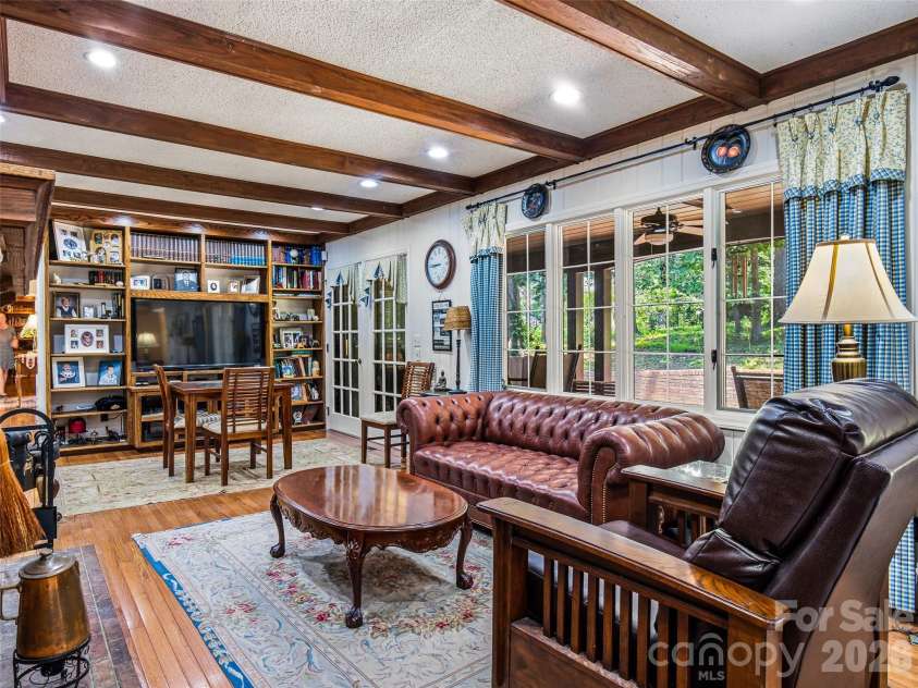 122 Stuyvesant Road, Asheville, NC 28803.  MLS# CAR4409602, YatesRealty ID 41640. 