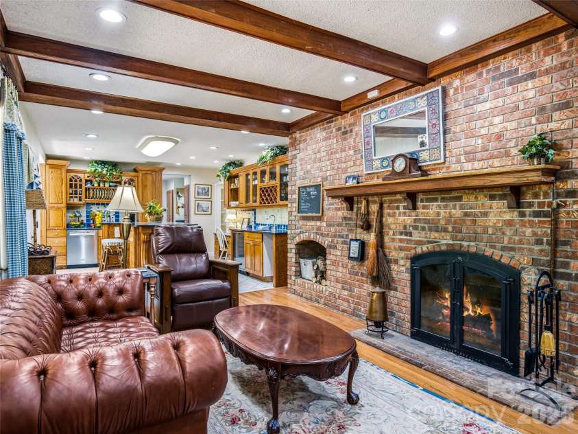 122 Stuyvesant Road, Asheville, NC 28803.  MLS# CAR4409602, YatesRealty ID 41640. 