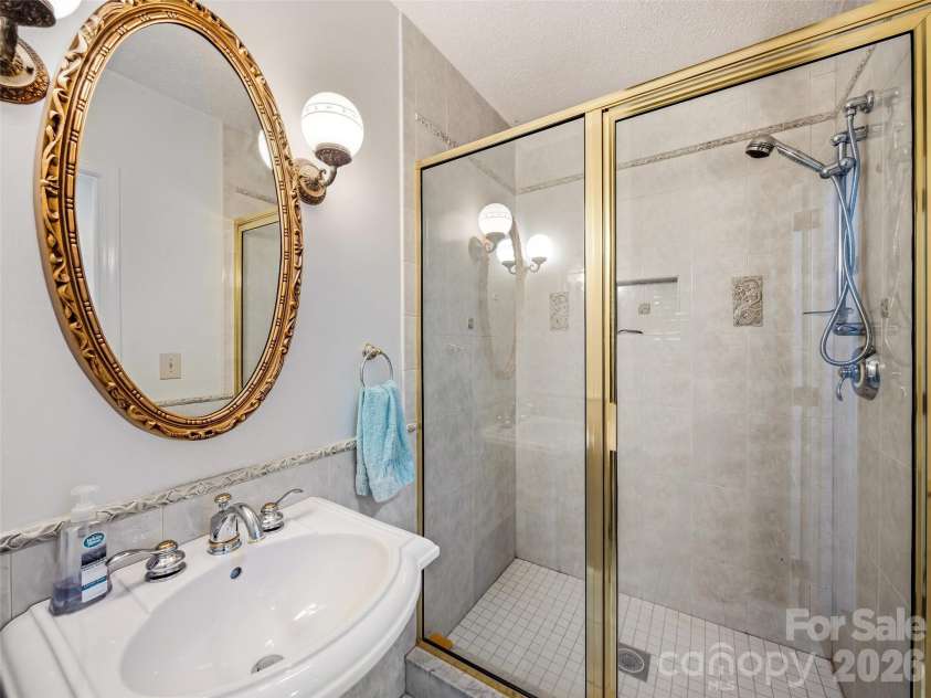 122 Stuyvesant Road, Asheville, NC 28803.  MLS# CAR4409602, YatesRealty ID 41640. 