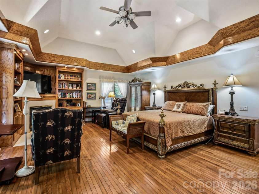 122 Stuyvesant Road, Asheville, NC 28803.  MLS# CAR4409602, YatesRealty ID 41640. 
