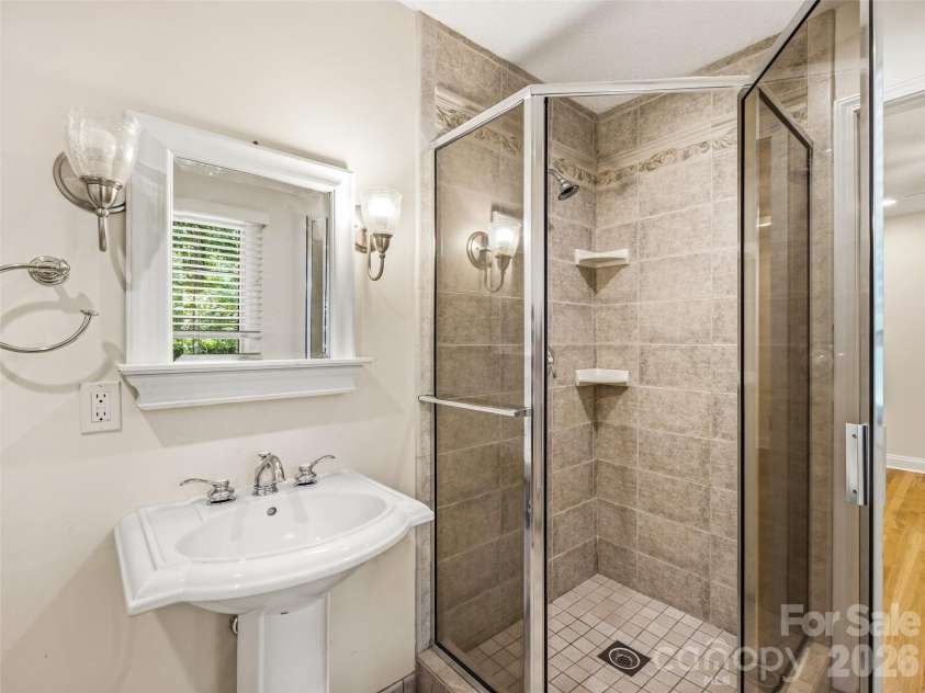 122 Stuyvesant Road, Asheville, NC 28803.  MLS# CAR4409602, YatesRealty ID 41640. 