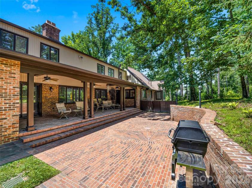 122 Stuyvesant Road, Asheville, NC 28803.  MLS# CAR4409602, YatesRealty ID 41640. 