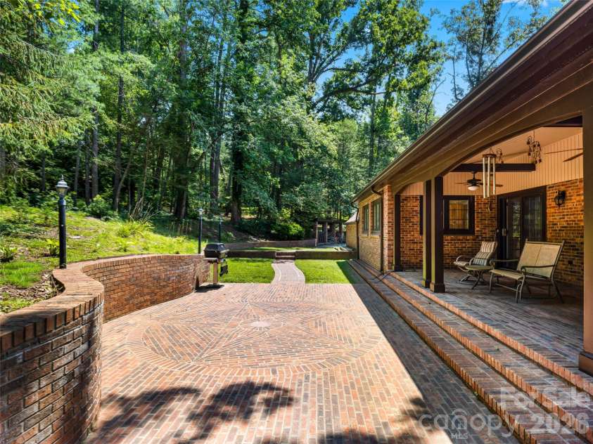 122 Stuyvesant Road, Asheville, NC 28803.  MLS# CAR4409602, YatesRealty ID 41640. 