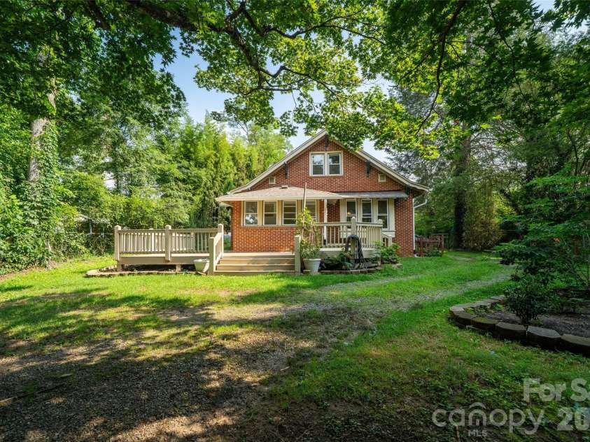 76 Starnes Cove Road, Asheville, NC 28806.  MLS# CAR4406015, YatesRealty ID 41642. 