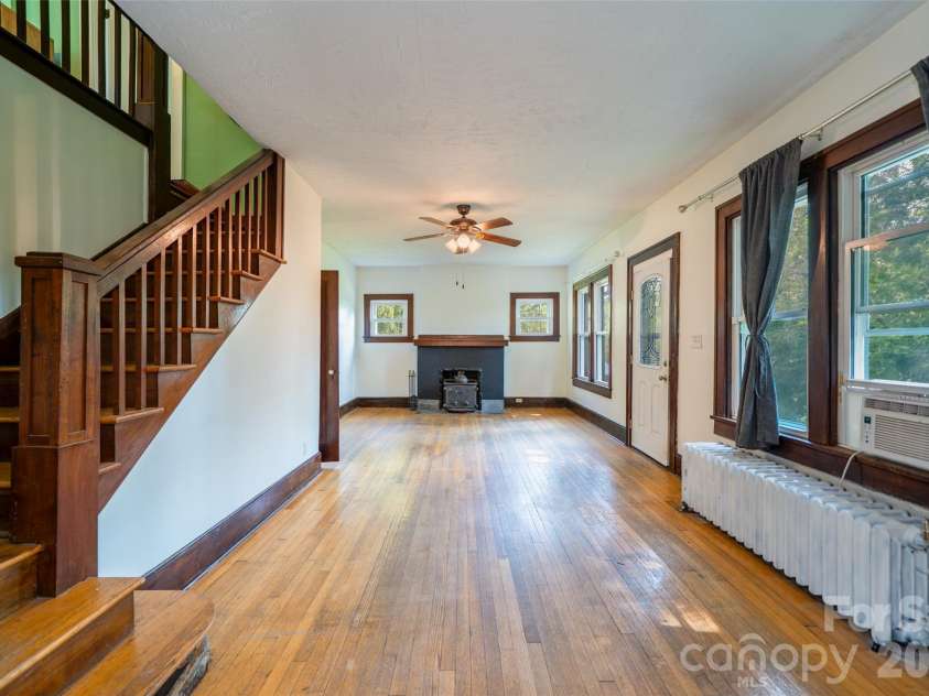 76 Starnes Cove Road, Asheville, NC 28806.  MLS# CAR4406015, YatesRealty ID 41642. 