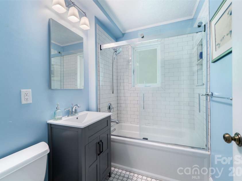 76 Starnes Cove Road, Asheville, NC 28806.  MLS# CAR4406015, YatesRealty ID 41642. 