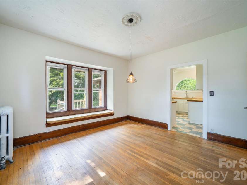 76 Starnes Cove Road, Asheville, NC 28806.  MLS# CAR4406015, YatesRealty ID 41642. 