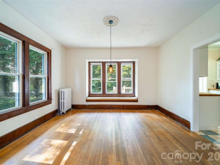 76 Starnes Cove Road, Asheville, NC 28806.  MLS# CAR4406015, YatesRealty ID 41642. 