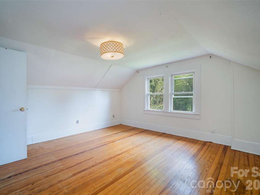 76 Starnes Cove Road, Asheville, NC 28806.  MLS# CAR4406015, YatesRealty ID 41642. 