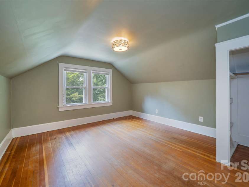76 Starnes Cove Road, Asheville, NC 28806.  MLS# CAR4406015, YatesRealty ID 41642. 