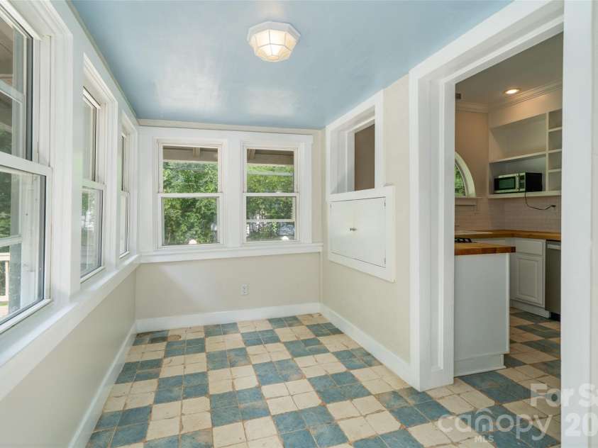 76 Starnes Cove Road, Asheville, NC 28806.  MLS# CAR4406015, YatesRealty ID 41642. 