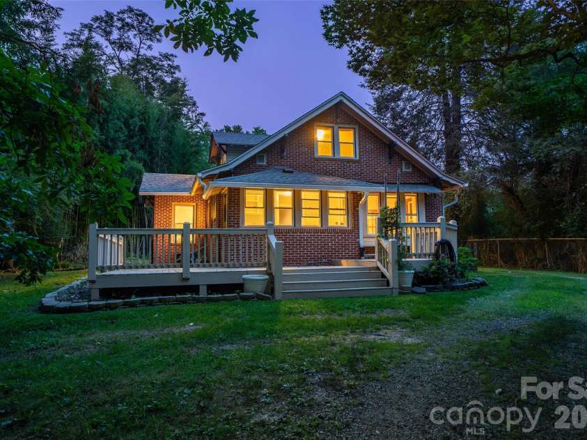 76 Starnes Cove Road, Asheville, NC 28806.  MLS# CAR4406015, YatesRealty ID 41642. 