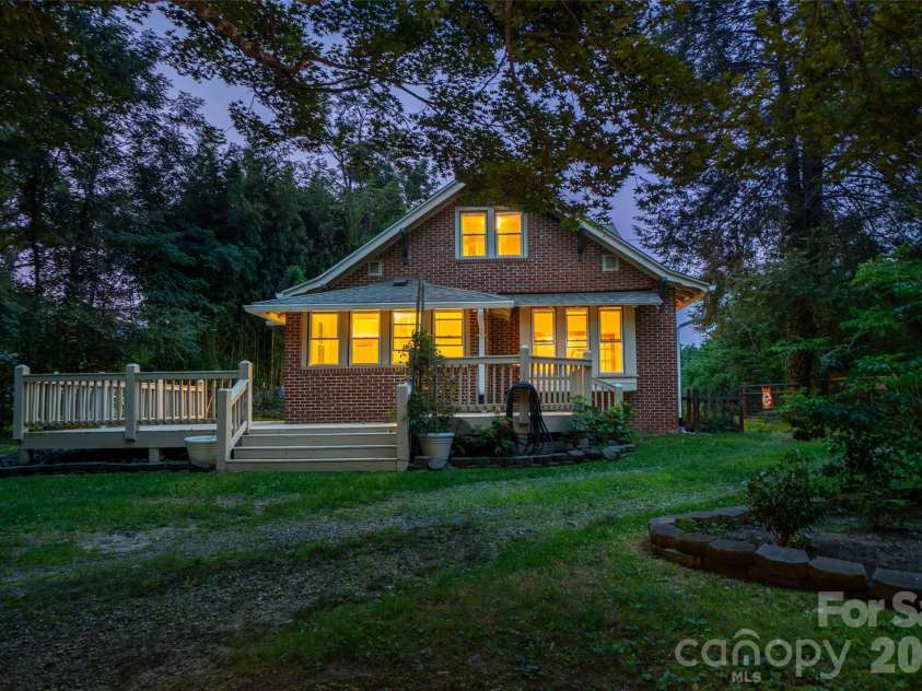 76 Starnes Cove Road, Asheville, NC 28806.  MLS# CAR4406015, YatesRealty ID 41642. 