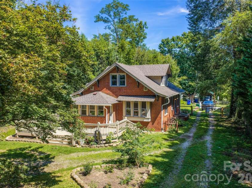 76 Starnes Cove Road, Asheville, NC 28806.  MLS# CAR4406015, YatesRealty ID 41642. 