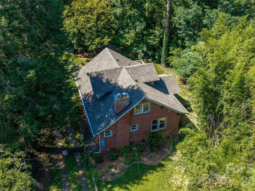 76 Starnes Cove Road, Asheville, NC 28806.  MLS# CAR4406015, YatesRealty ID 41642. 