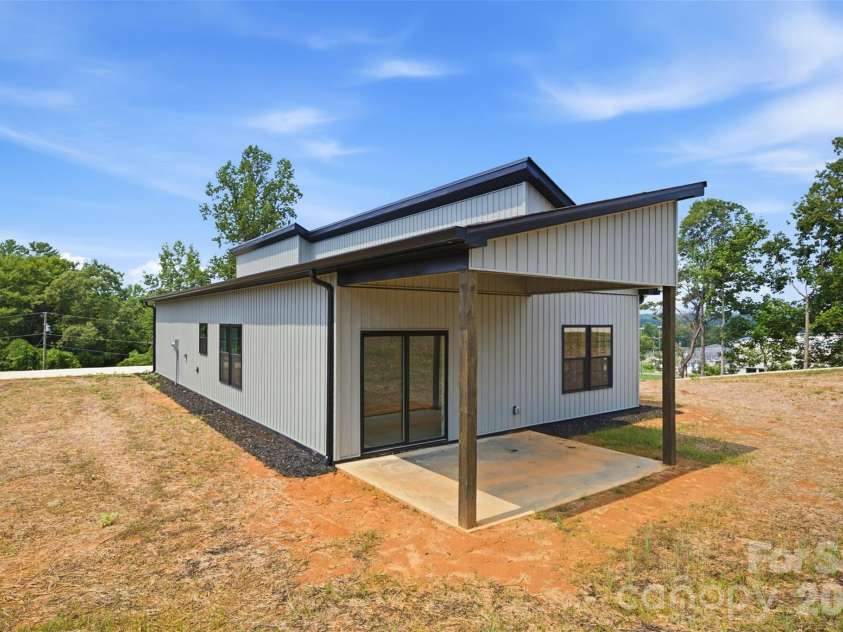 913 Overlook Drive, Lenoir, NC 28645.  MLS# CAR4405017, YatesRealty ID 41643. 