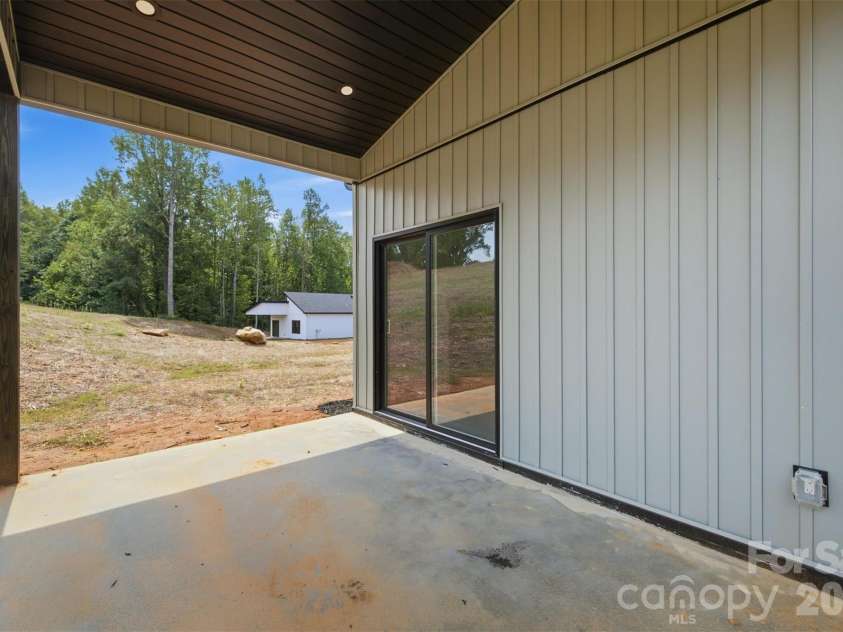 913 Overlook Drive, Lenoir, NC 28645.  MLS# CAR4405017, YatesRealty ID 41643. 
