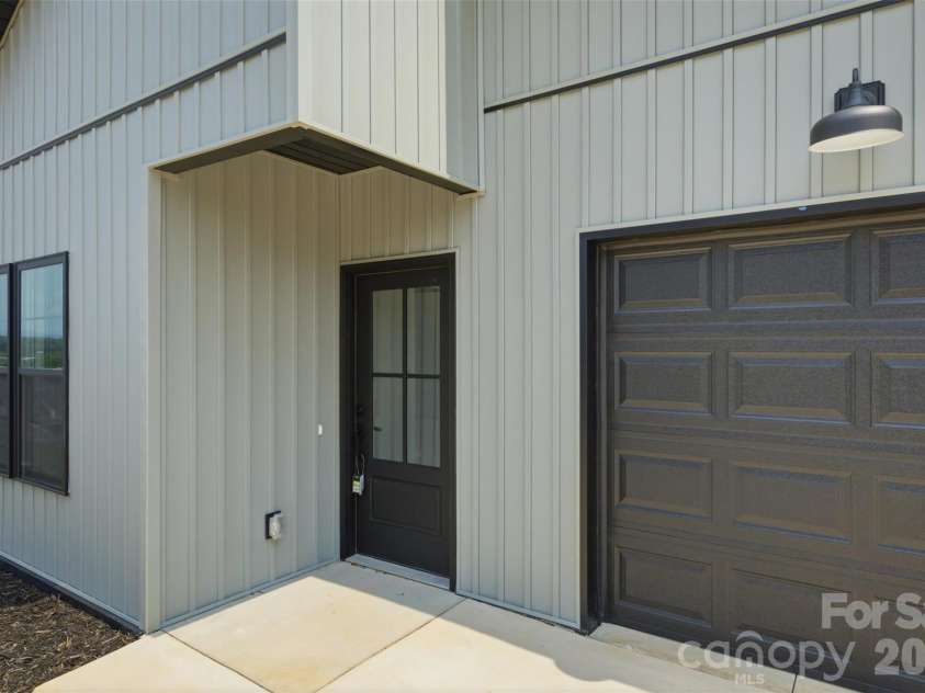 913 Overlook Drive, Lenoir, NC 28645.  MLS# CAR4405017, YatesRealty ID 41643. 